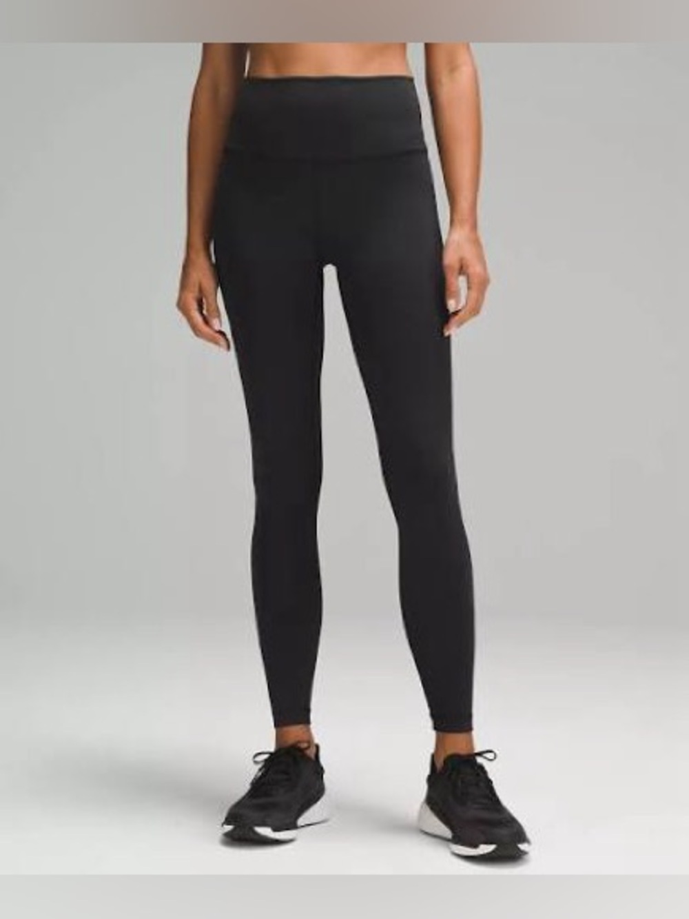 Wunder Train High-Rise Tight 28"	
Black
Size: 8